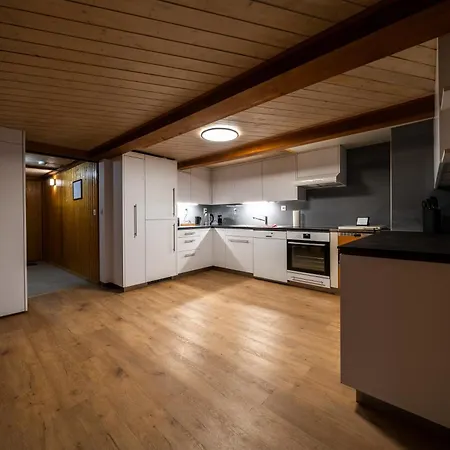 Large In Town Center Next To Brunngasse & Near Appartamento Brienz (Bern)