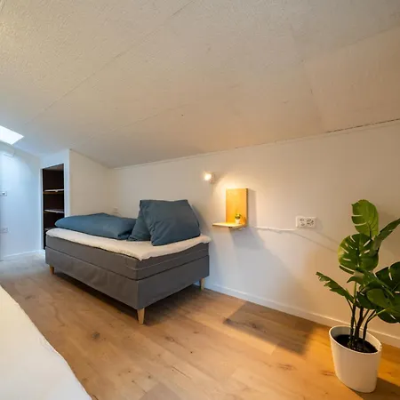 Large In Town Center Next To Brunngasse & Near Apartment