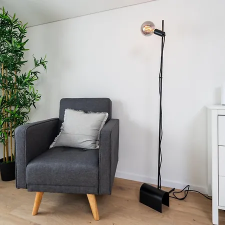 Large In Town Center Next To Brunngasse & Near